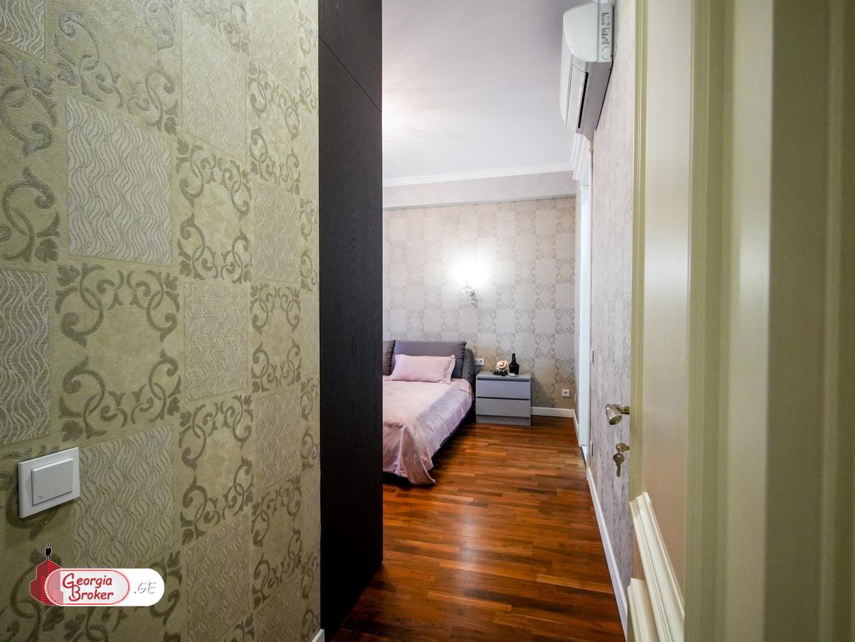 nearly repaired 5-room apartment for sale